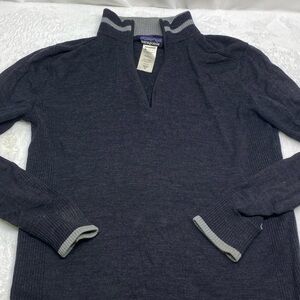 Patagonia Men’s 1/4 Zip Gray Pullover Flaws Size Medium
